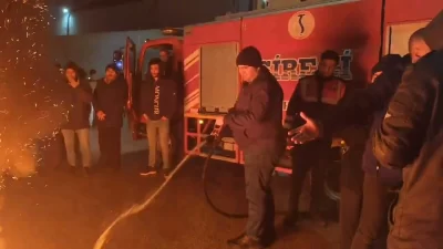 Gaziantep’te faaliyet gösteren Şireci Tekstil’de işçiler, düşük zam oranlarına tepki