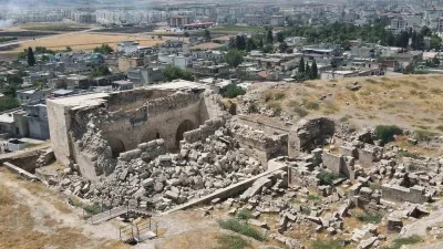 6 Şubat depremlerinde ağır hasar gören Gaziantep’in Araban ilçesindeki tarihi