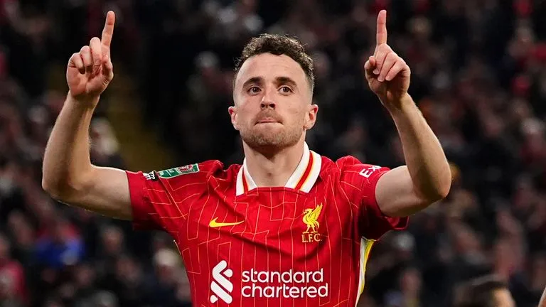 Portekizli futbolcu Diogo Jota, İspanya’da geçirdiği trafik kazasında kardeşiyle birlikte