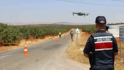 Fıstık tarlalarında artan hırsızlık olaylarına karşı jandarma ekipleri hem karadan