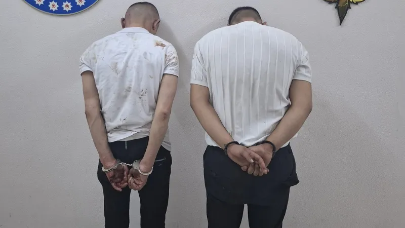 Gaziantep’te Kuyumcu Toptancısına Silahlı Saldırı: 18 Kilo Altınla Kaçan Şüpheliler Yakalandı Şehitkamil ilçesinde motosikletli ve silahlı iki kişi, bir kuyumcu toptancısını