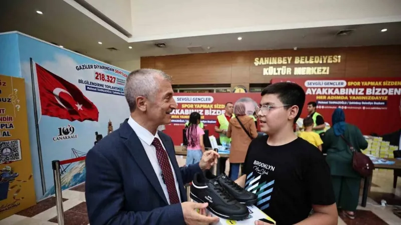 Şahinbey Belediyesi’nden Öğrencilere Karne Hediyesi Spor Ayakkabı! Başvurular Devam Ediyor mu? Şahinbey Belediyesi’nin her yıl geleneksel hale getirdiği spor ayakkabısı desteği