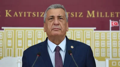 CHP’li Öztürkmen: Yıl olmuş 2025, Gaziantepli hâlâ internet arıyor! CHP Gaziantep Milletvekili Hasan Öztürkmen, kentte artan internet sıkıntılarına dikkat