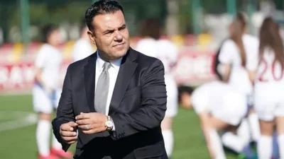 Galatasaray camiasında tanınan iş insanı Dinçer Azaphan, sosyal medya üzerinden