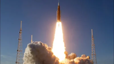 NASA öncülüğünde yürütülen Artemis II görevi kapsamında dört astronot, Ay’ın