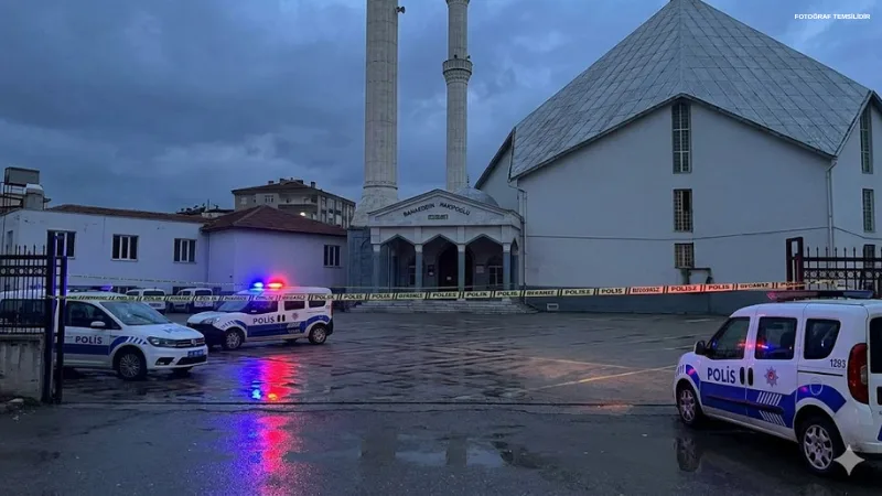 Gaziantep’te Cenazede Silahlı Çatışma: 2 YARALI Şehitkamil’deki Asri Mezarlık içerisinde yer alan Bahaeddin Nakipoğlu Camii’nde, aralarında